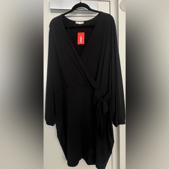 Plus Size INTEMPO Wrap Mini Dress with Tie - Picture 3 of 8